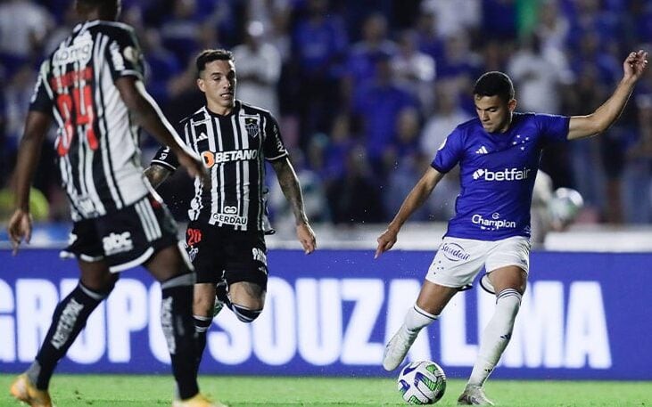 Cruzeiro e Atlético-MG já se enfrentaram sete vezes com treinadores estrangeiros dos dois lados (Foto: Cruzeiro/Divulgação)