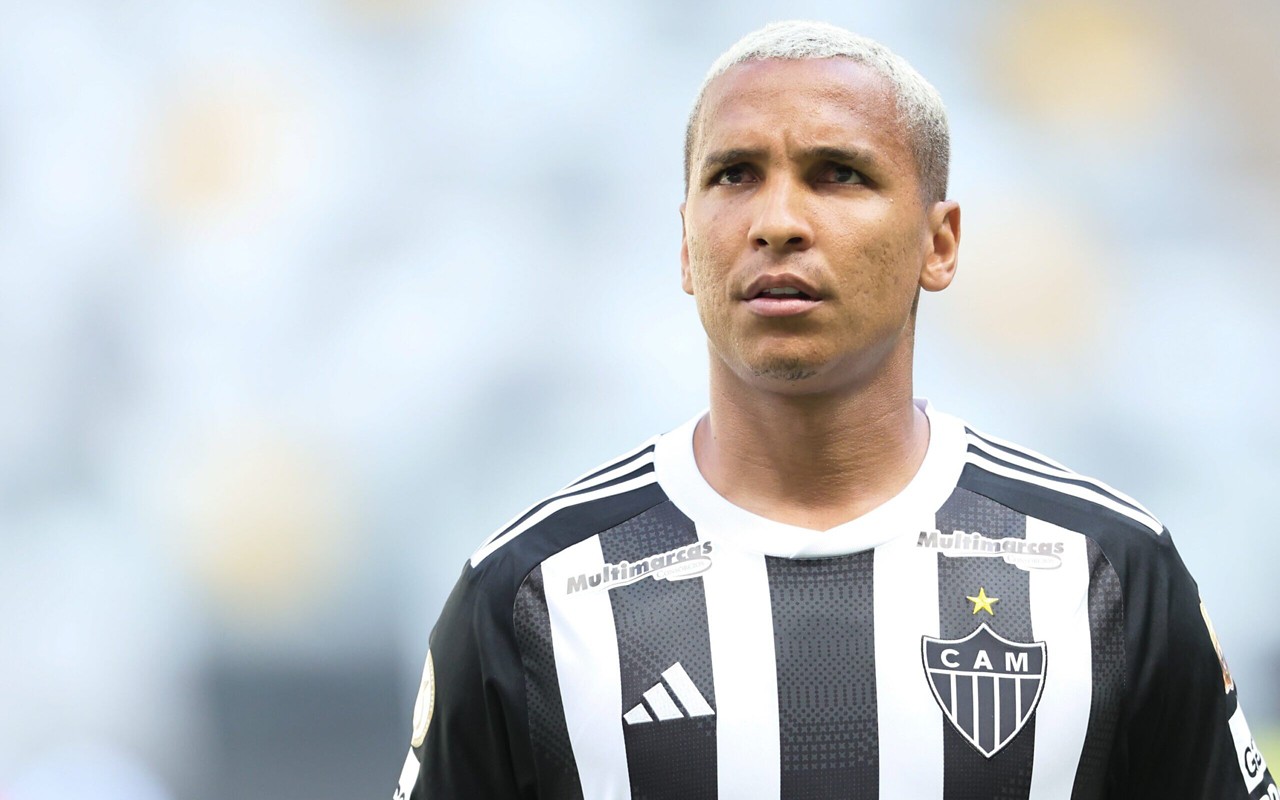 Deyverson, jogador do Atlético-MG, durante partida contra o Athletico-PR pelo Campeonato Brasileiro 2024 (Foto: Gilson Lobo/AGIF)