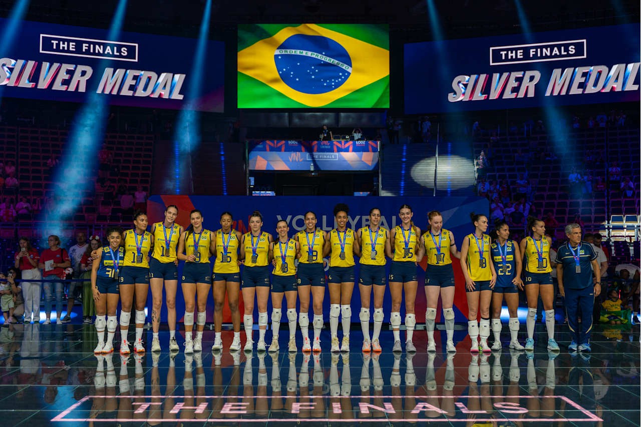 Brasil fica com prata na VNL de vôlei feminino
