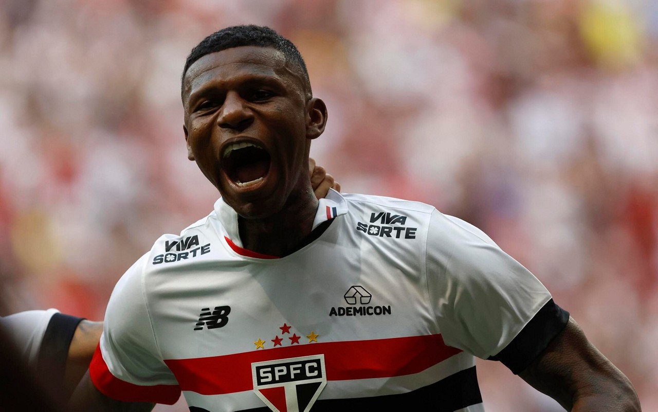 Arboleda costuma orientar as Crias de Cotia (Foto: Rubens Chiri/Saopaulofc.net)