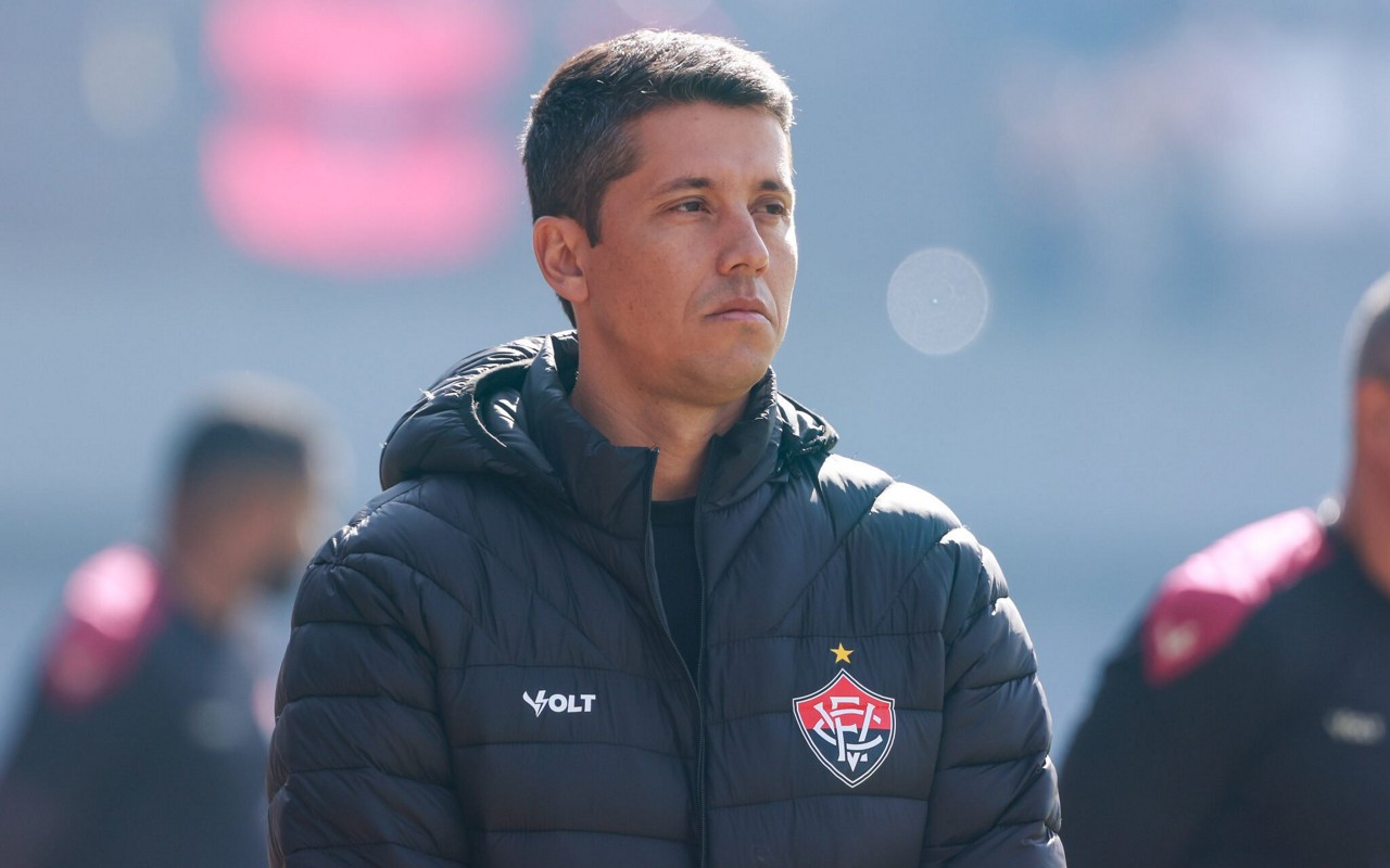 Carpini em Grêmio x Vitória (Foto: Luiz Erbes/AGIF)