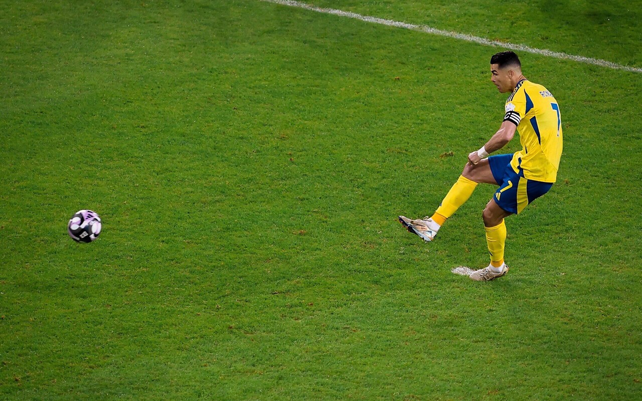 O pênalti, criado no século XIX, trouxe mais justiça e emoção para o futebol. (Reprodução/Al-Nassr)