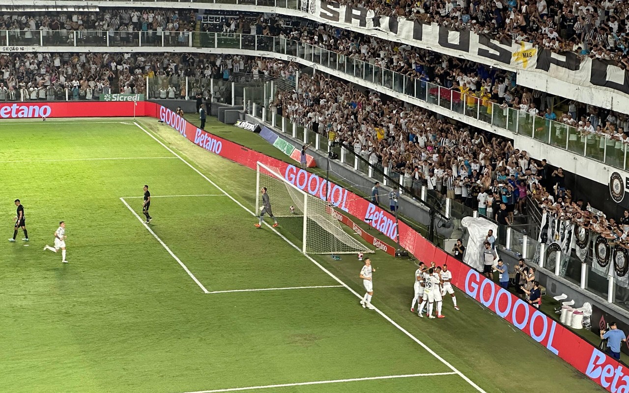 Santos abre o placar na Vila Belmiro diante do Água Santa em cobrança de pênalti de Neymar
