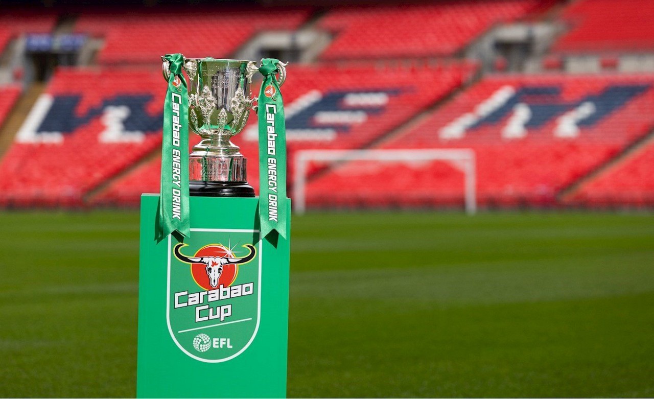 Taça da Liga Inglesa será decidida neste domingo, entre Liverpool e Newcastle (Foto: Divulgação)