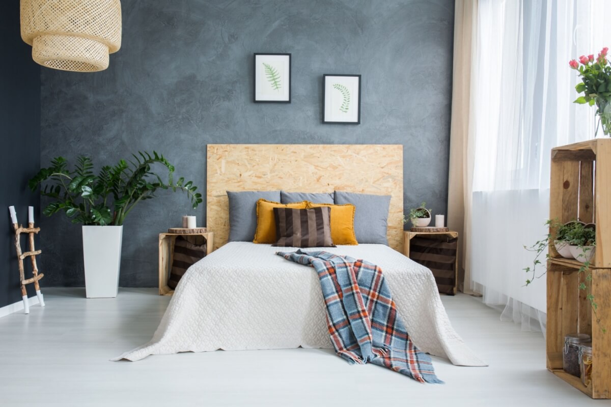 A área do amor, segundo o Feng Shui, costuma estar localizada no canto superior direito da casa ou do quarto