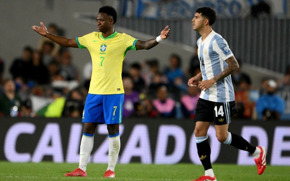 Derrota de 4x1 para a Argentina foi o pior resultado do Brasil em eliminatórias (Foto: Luis ROBAYO / AFP)