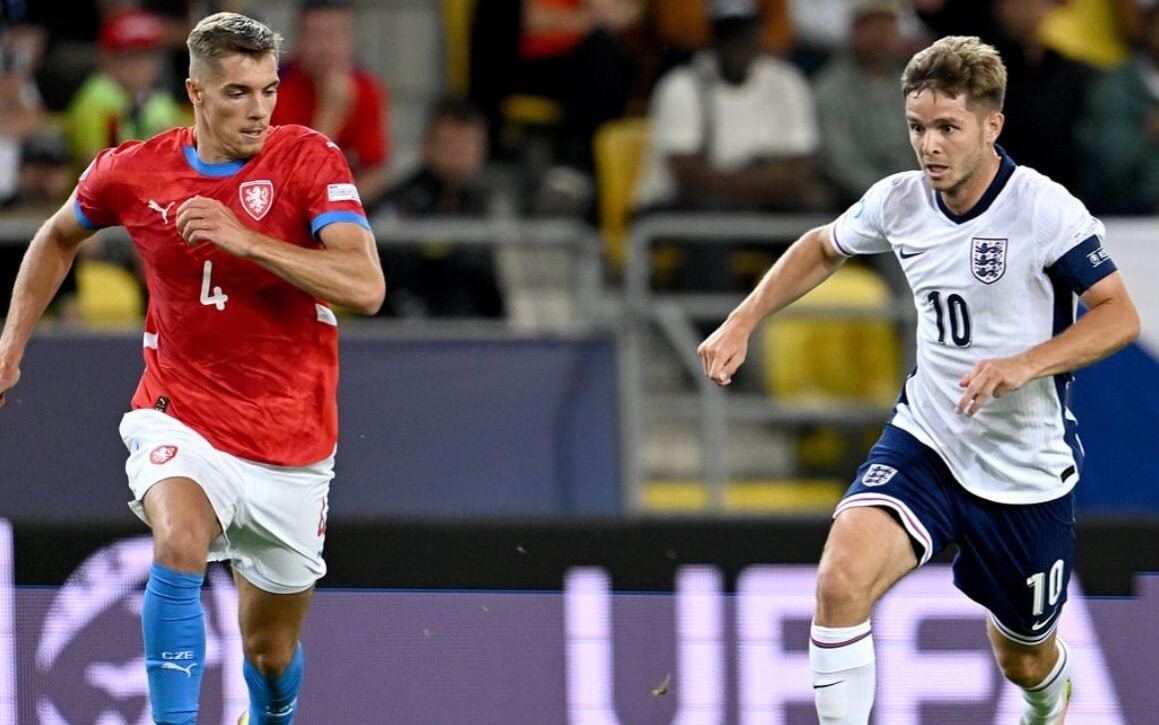 James McAtee em vitória da Inglaterra na Euro Sub-21 (Foto: Divulgação/Manchester City)