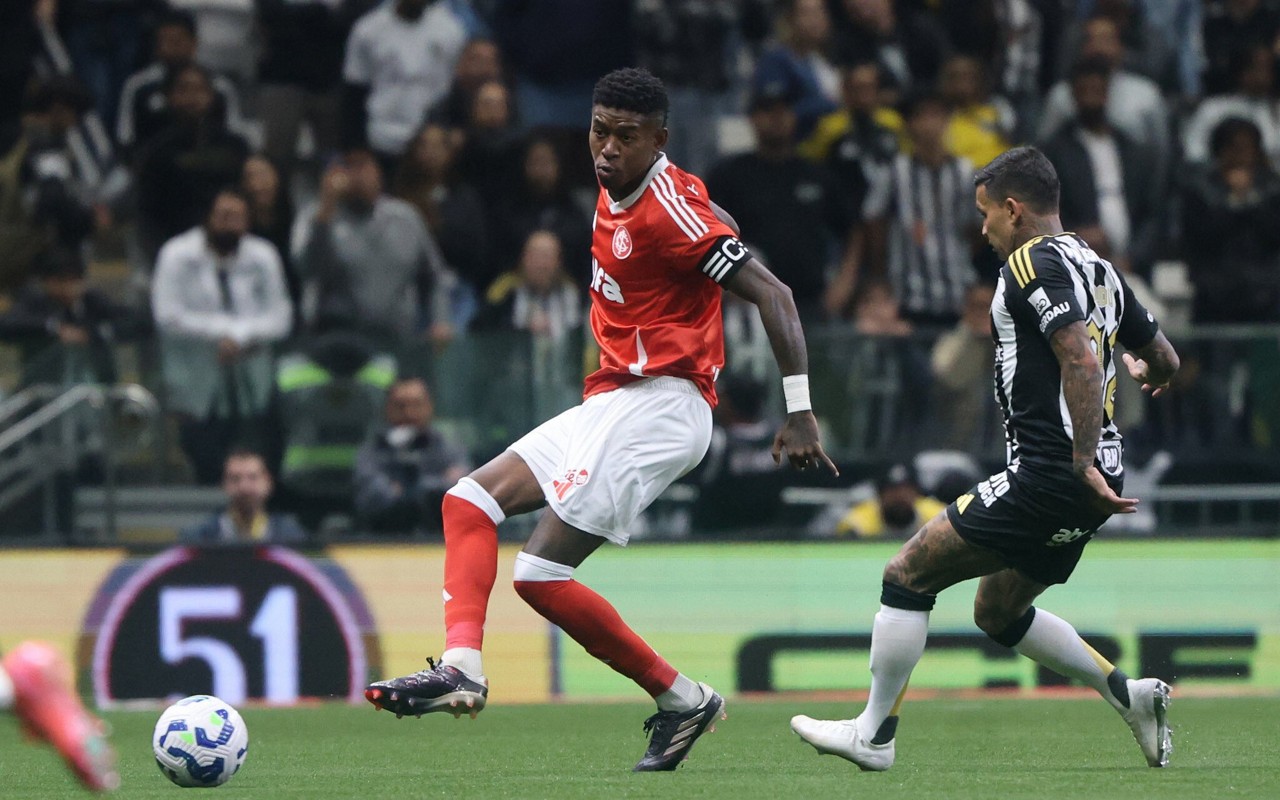 VItão é o zagueiro que mais jogou no campeonato (Foto: Ricardo Duarte/SC Internacional)