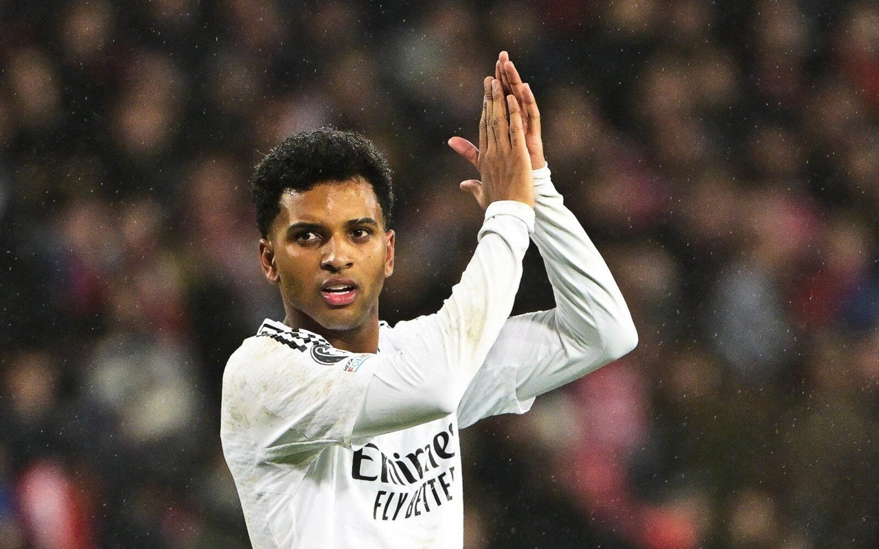 Rodrygo em ação pelo Real Madrid (Foto: Damien Meyer/AFP)