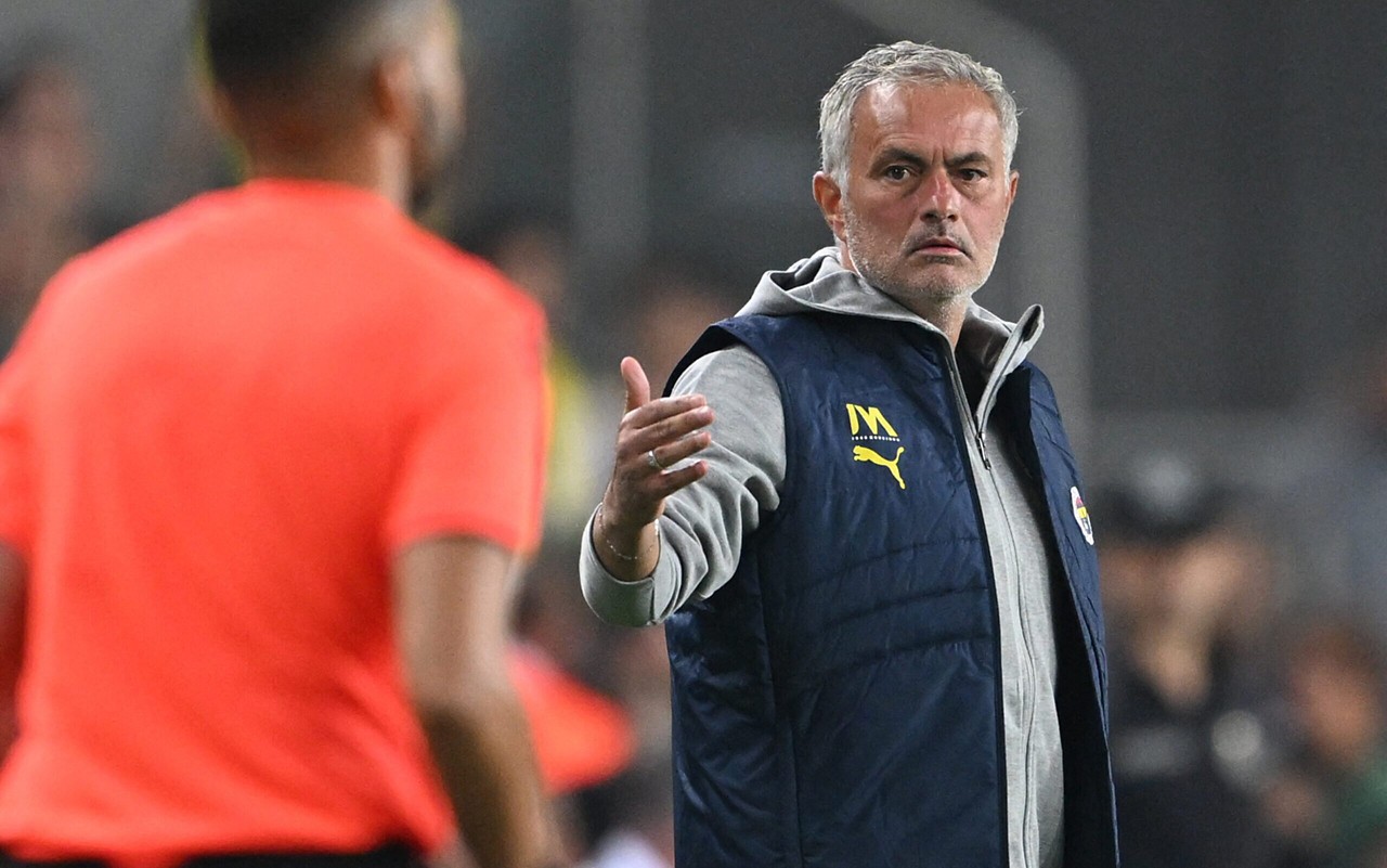 José Mourinho é treinador do Fenerbahçe desde o início de 2024 (Foto: Ozan Kose/AFP)