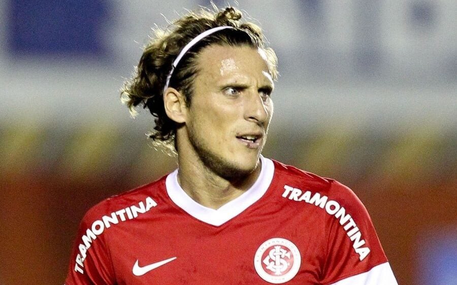 Diego Forlán atuando pelo Internacional (Foto: Sergio Barzaghi/Gazeta Press)
