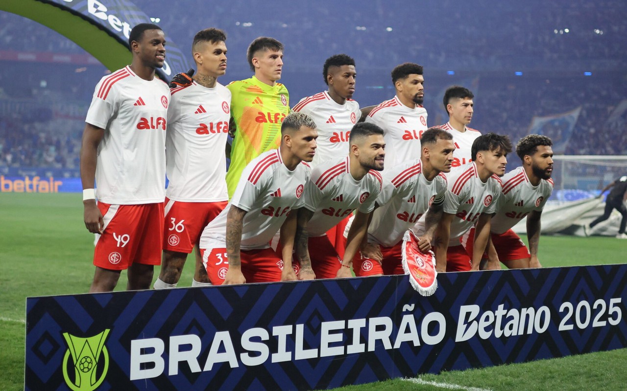 Time de do Internacional antes do jogo com o Cruzeiro (Foto: Ricardo Duarte/SC Internacional)