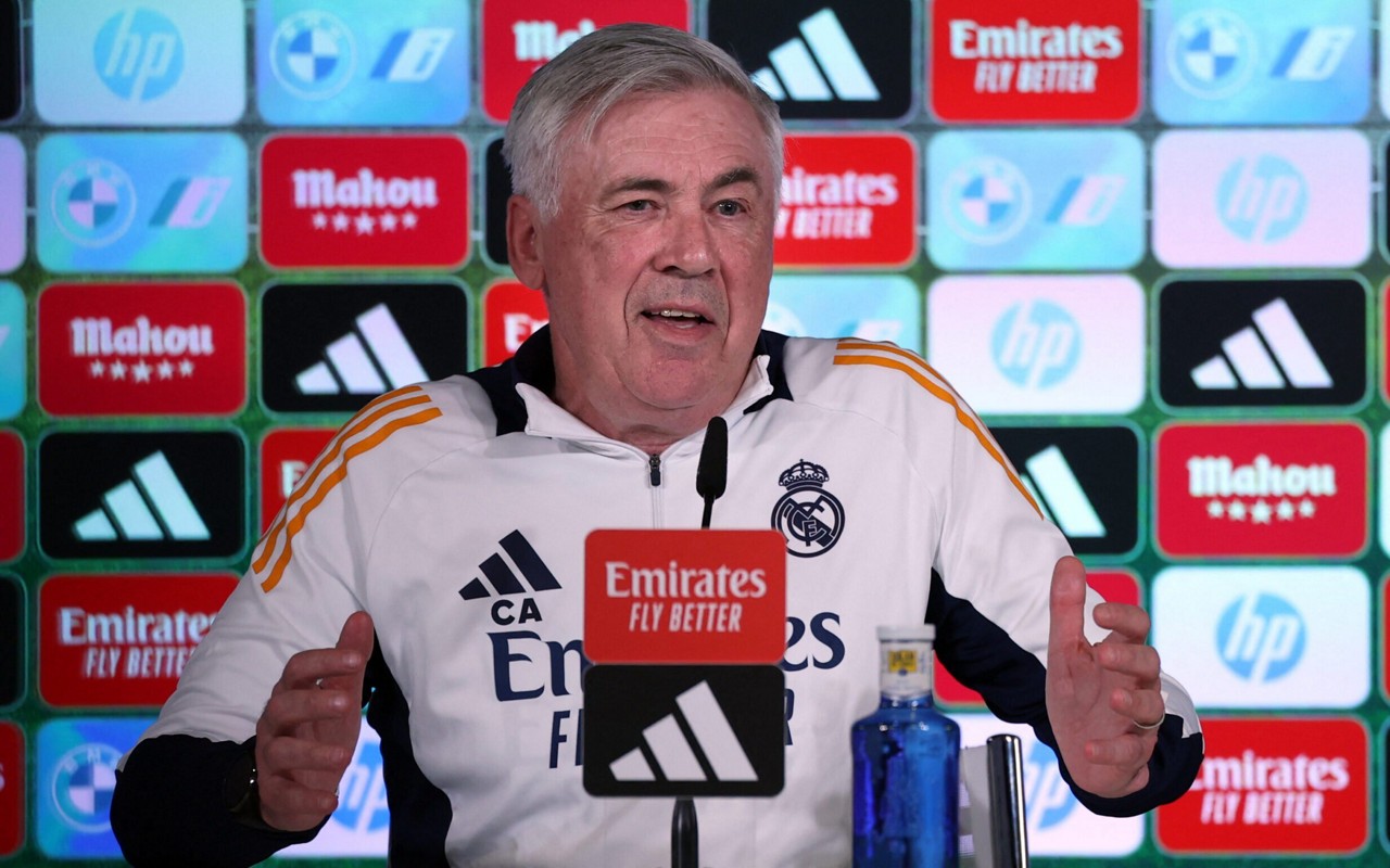 Carlo Ancelotti em coletiva pelo Real Madrid (Foto: Thomas Coex/ AFP)
