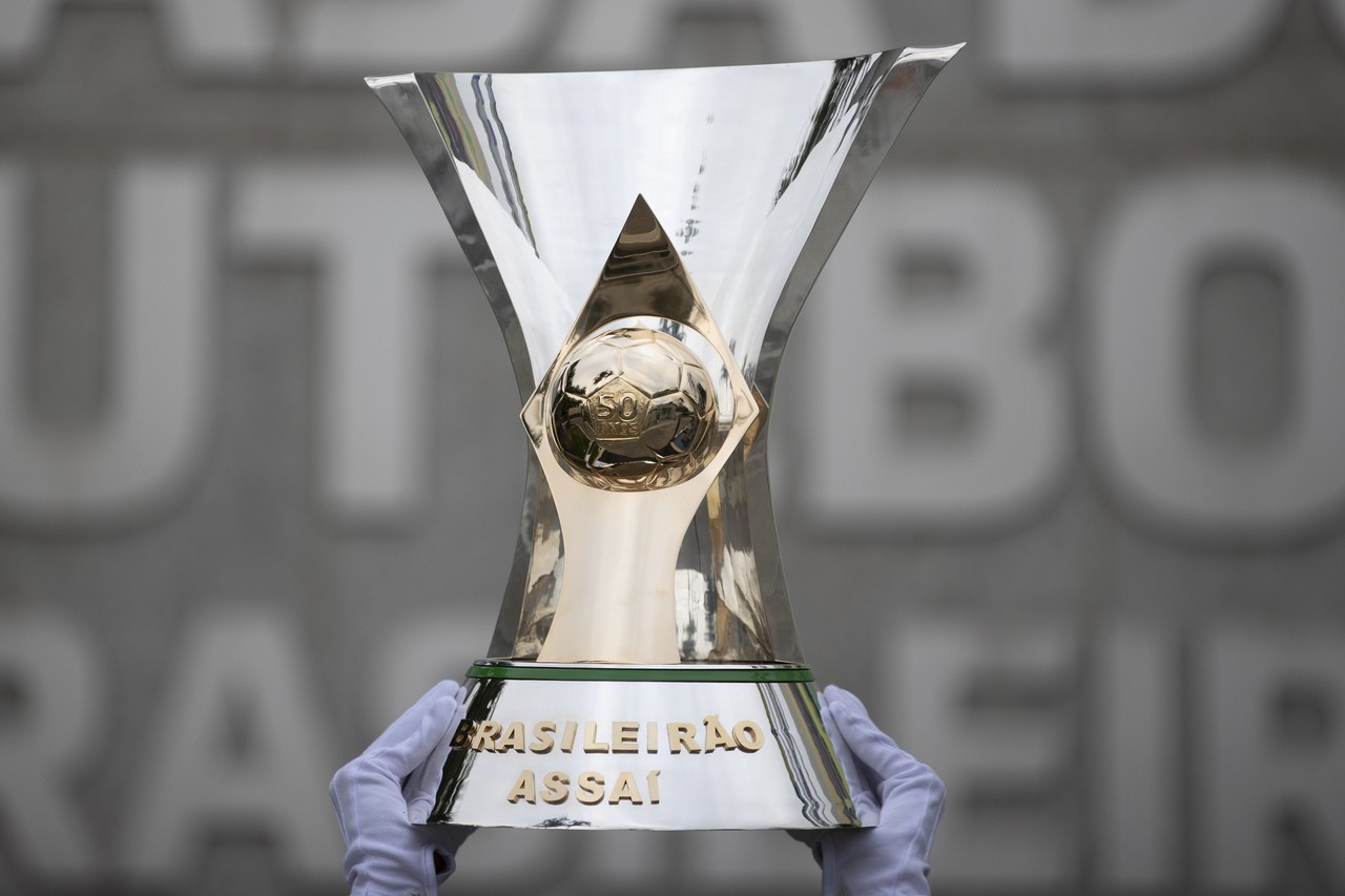 Taça do Campeonato Brasileiro (Foto: Lucas Figueiredo / CBF)