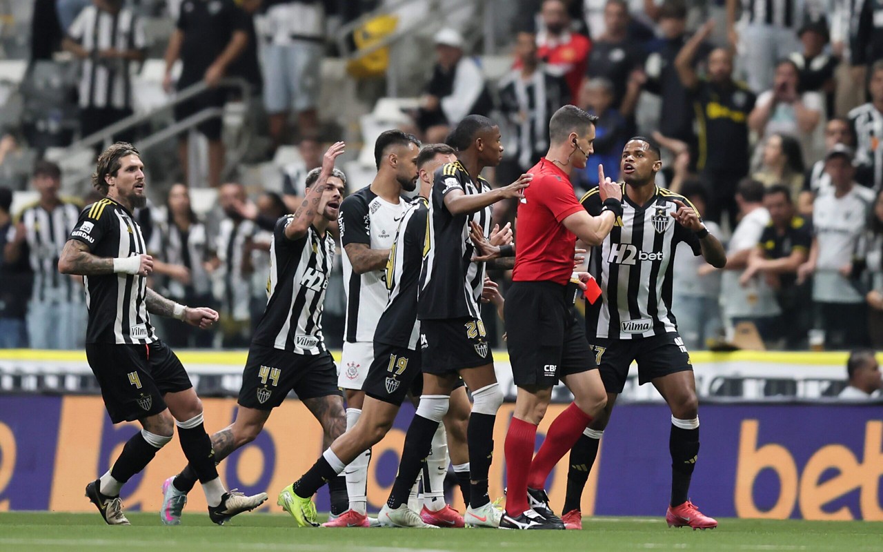 Corinthians empatou com o Atlético Mineiro pelo Brasileirão (Foto: Gilson Lobo/AGIF)