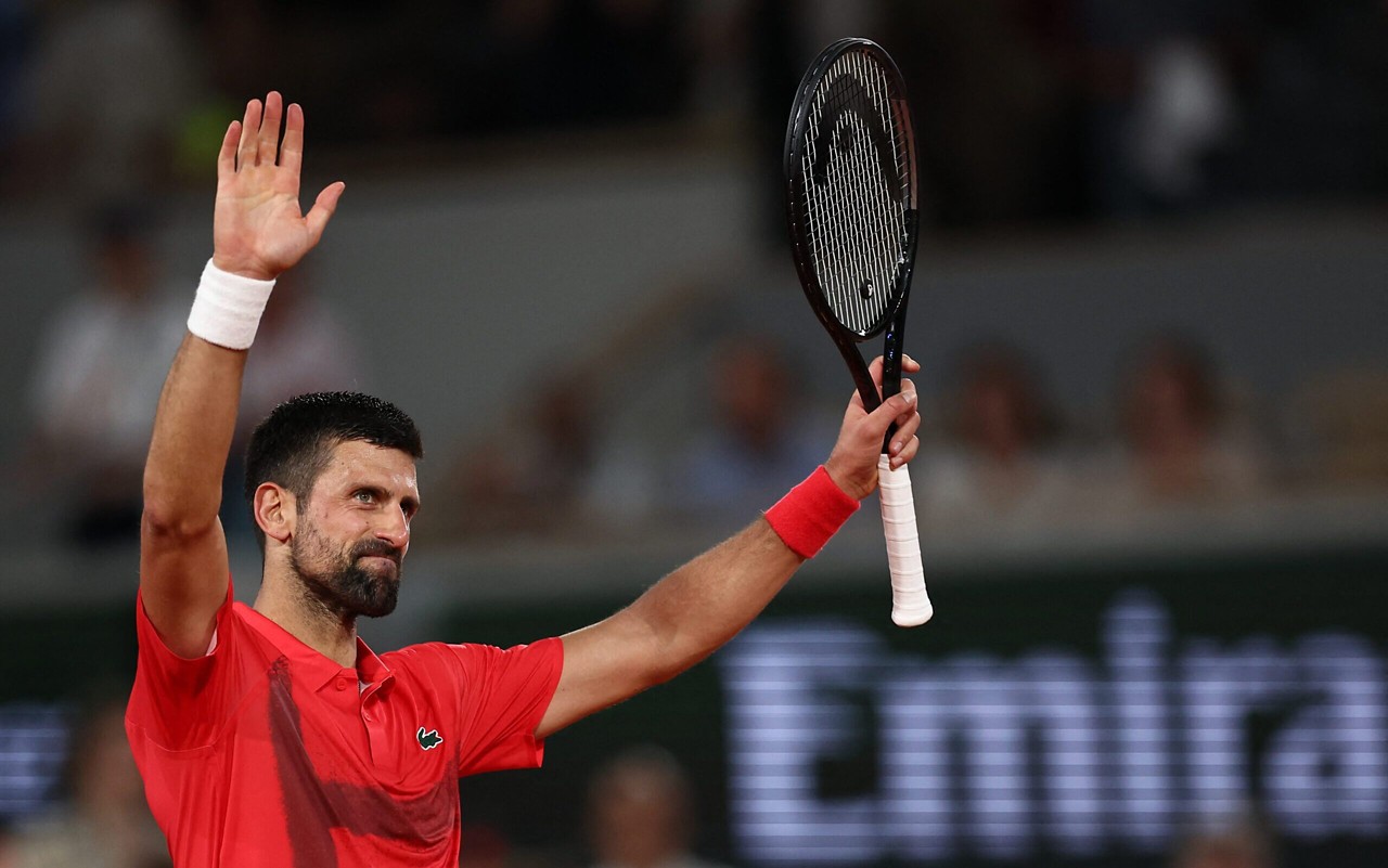 Noval Djokovic avança para a quarta rodfada de Roland Garros (Foto: Reprodução/AFP)