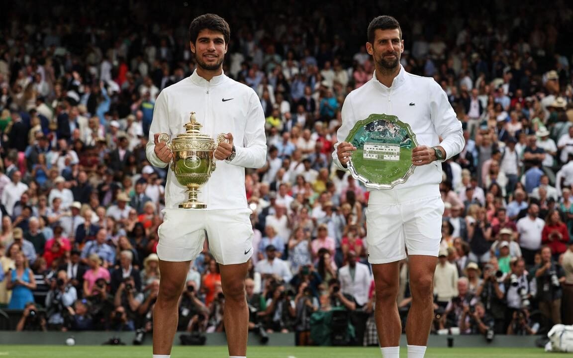 Djokovic e Alcaraz vão se enfrentar pelas quartas do Australian Open (Foto: Adrian Dennis/AFP)