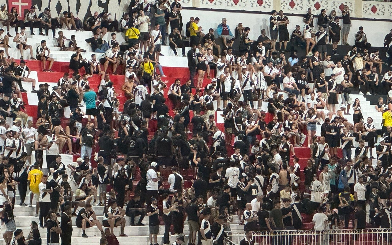 Vasco está fora da Sul-Americana (Foto: Matheus Guimarães/Lance!)
