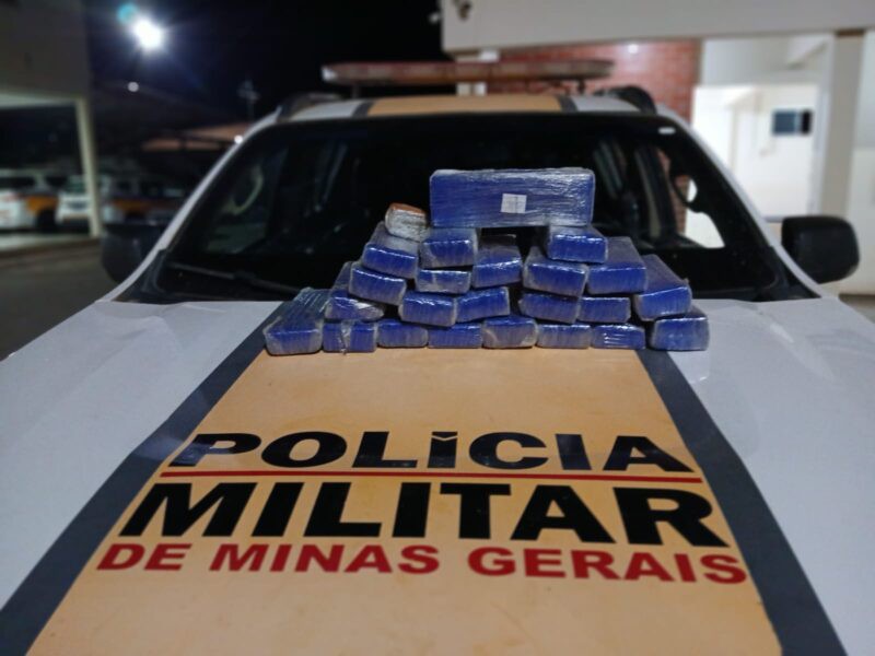 Dois homens são presos com mais de 20 kg de maconha durante fiscalização na LMG-626, em Taiobeiras (MG)