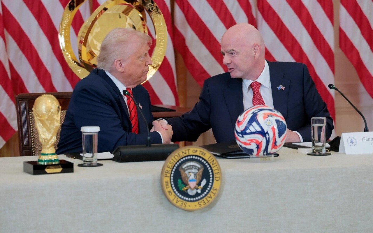 Donald Trump e Gianni Infantino se encontraram em reunião de força-tarefa para torneios nos Estados Unidos (Foto: Divulgação / FIfa)