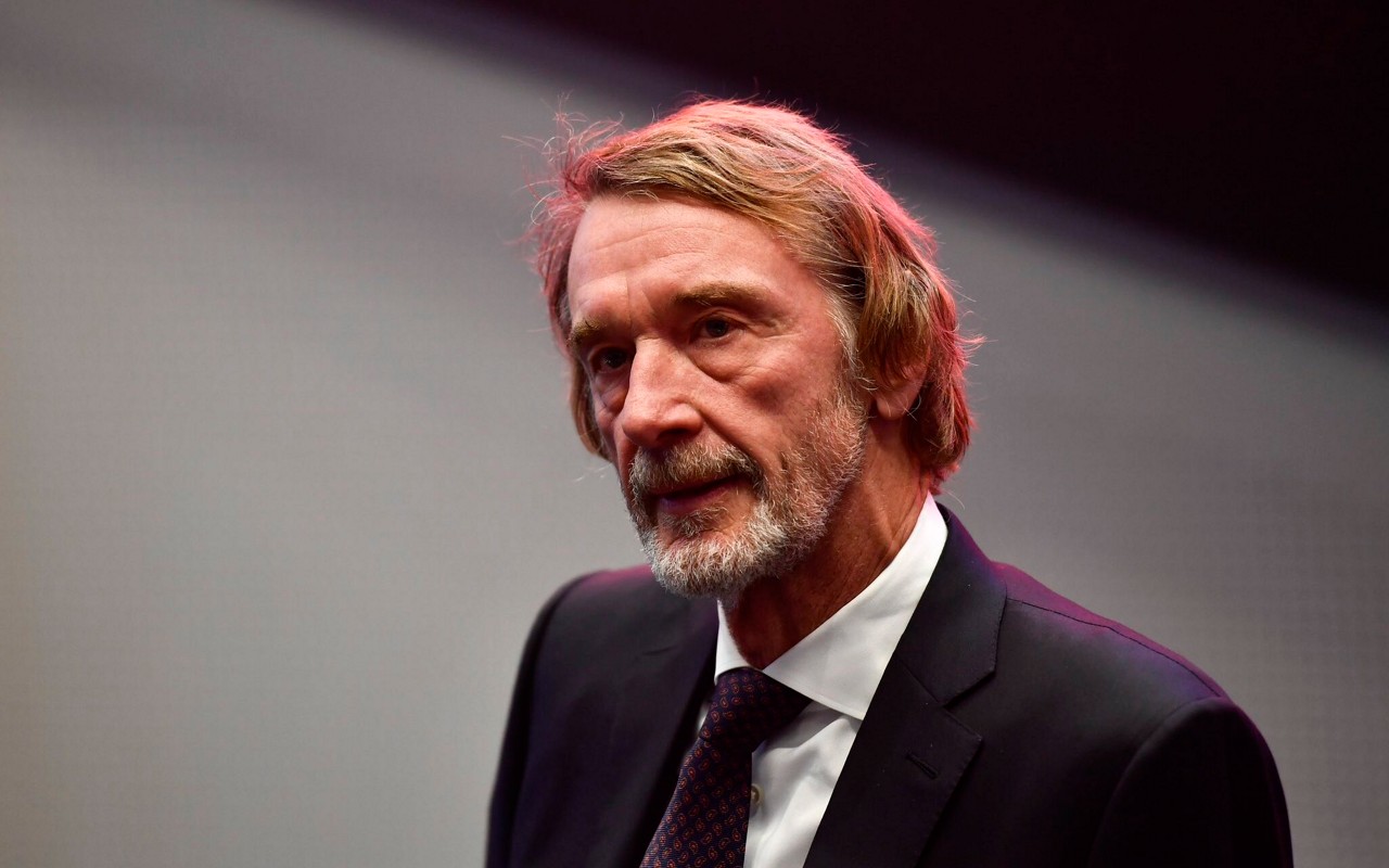 Jim Ratcliffe, dono da INEOS, é co-proprietário do Manchester United desde 2024 (Foto: Reprodução/Twitter)