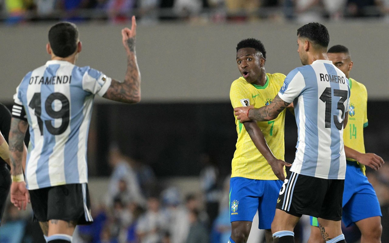 Brasil foi goleado pela Argentina por 4 a 1 (Foto: Juan Mambromata/AFP)