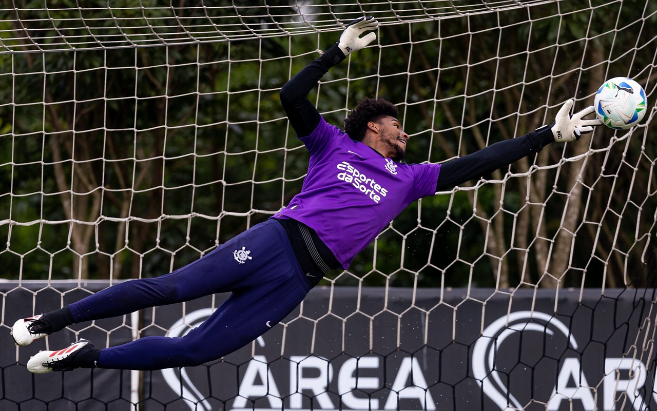 Hugo Souza pode ser novidade do Corinthians na Sul-Americana (Foto: Rodrigo Coca/Ag.Corinthians)