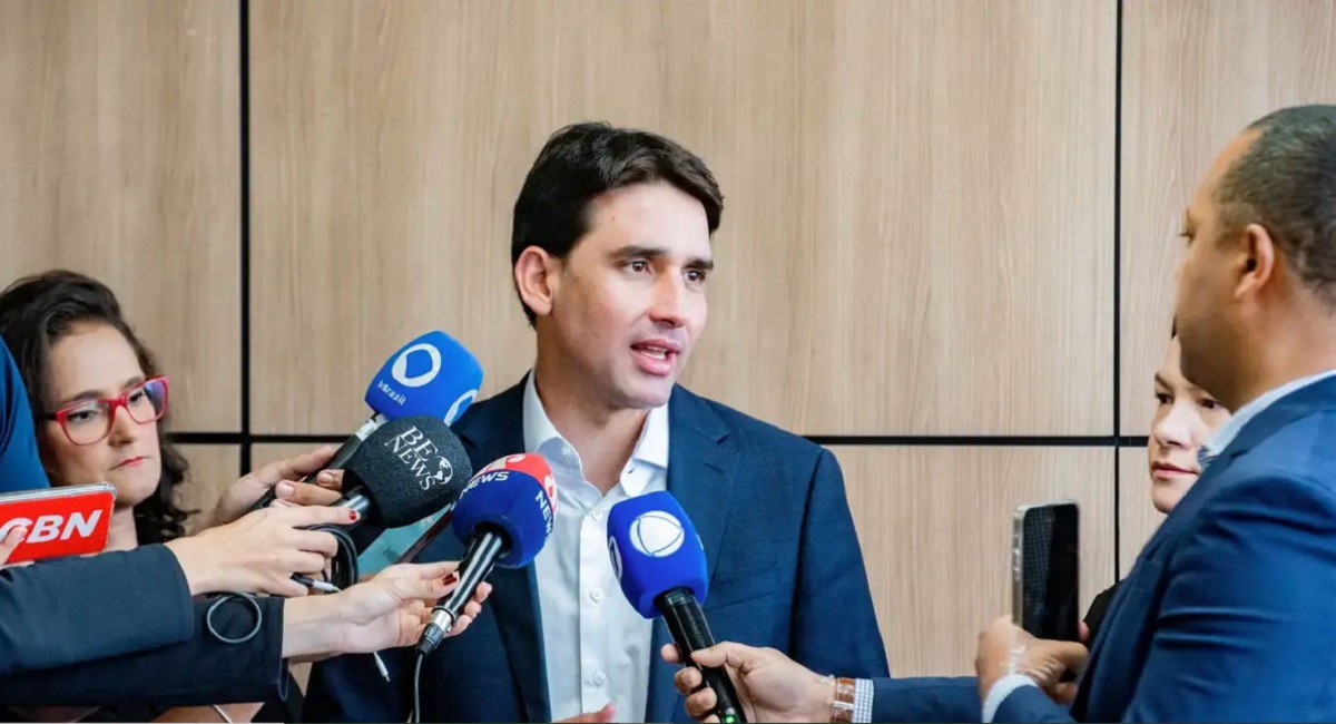Ministro falou com a imprensa nesta quinta-feira