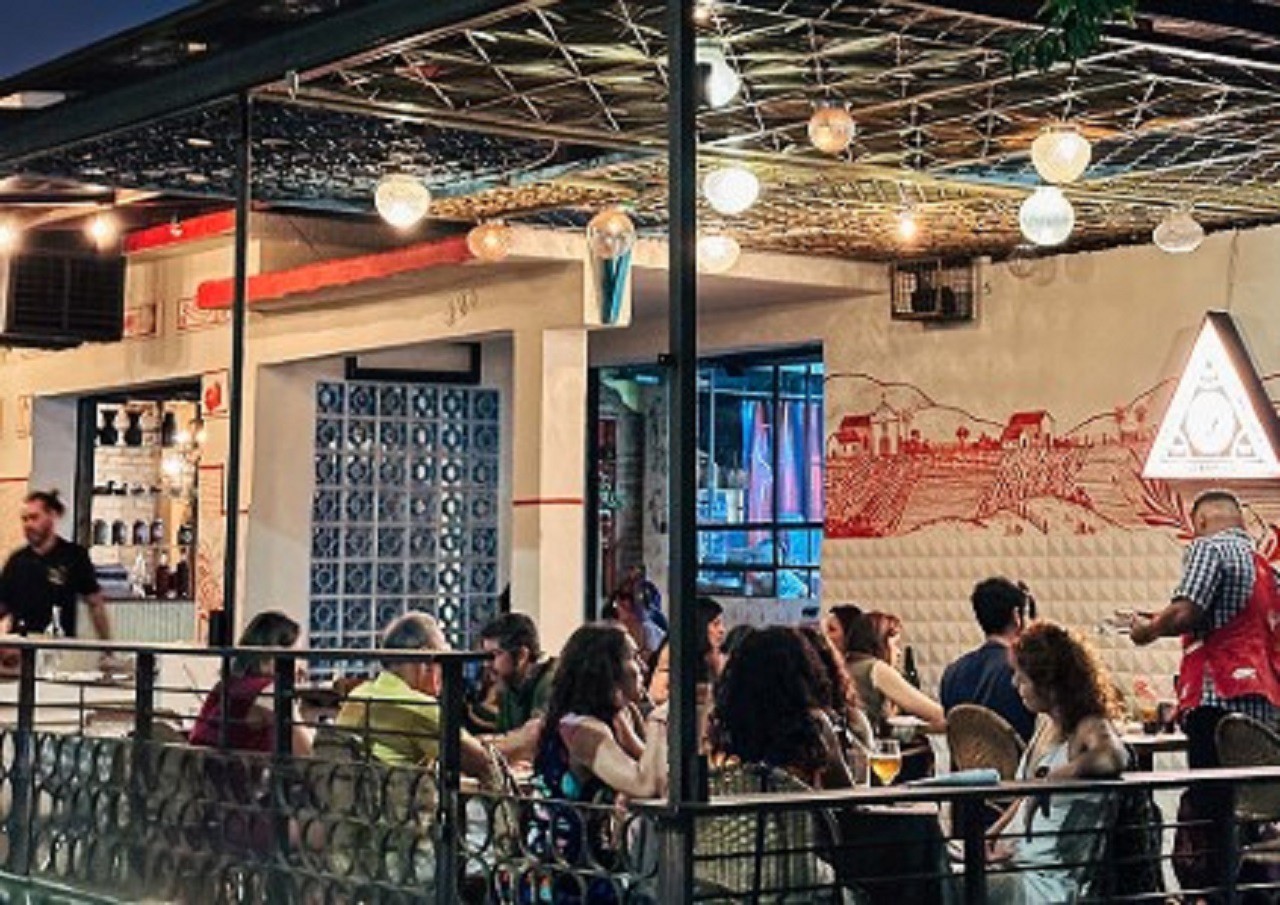 Restaurante anunciou mudança de endereço