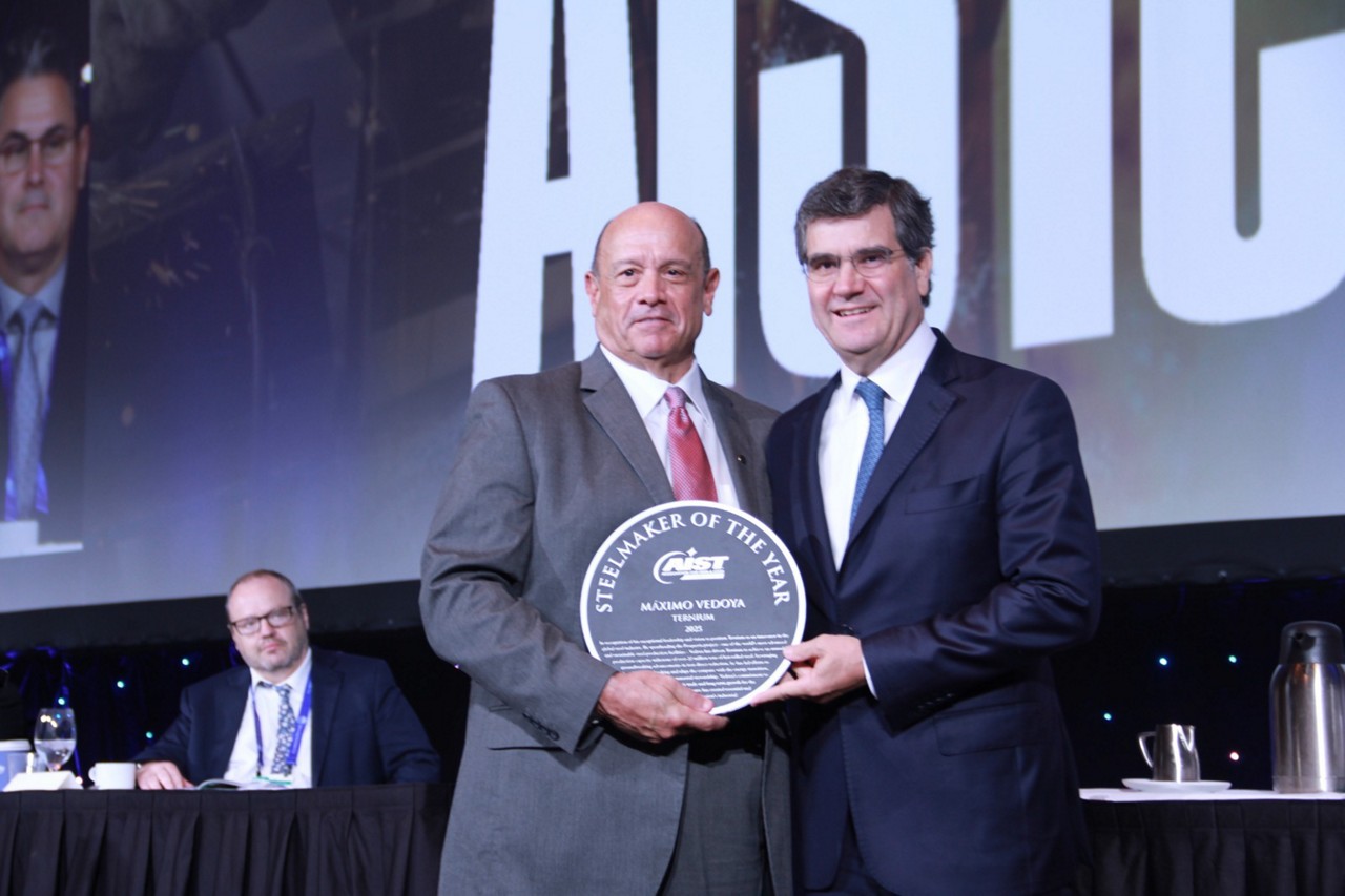 Thomas Toner, presidente da AIST e vice-presidente de Operações da SSAB Américas, com Máximo Vedoya, CEO da Ternium