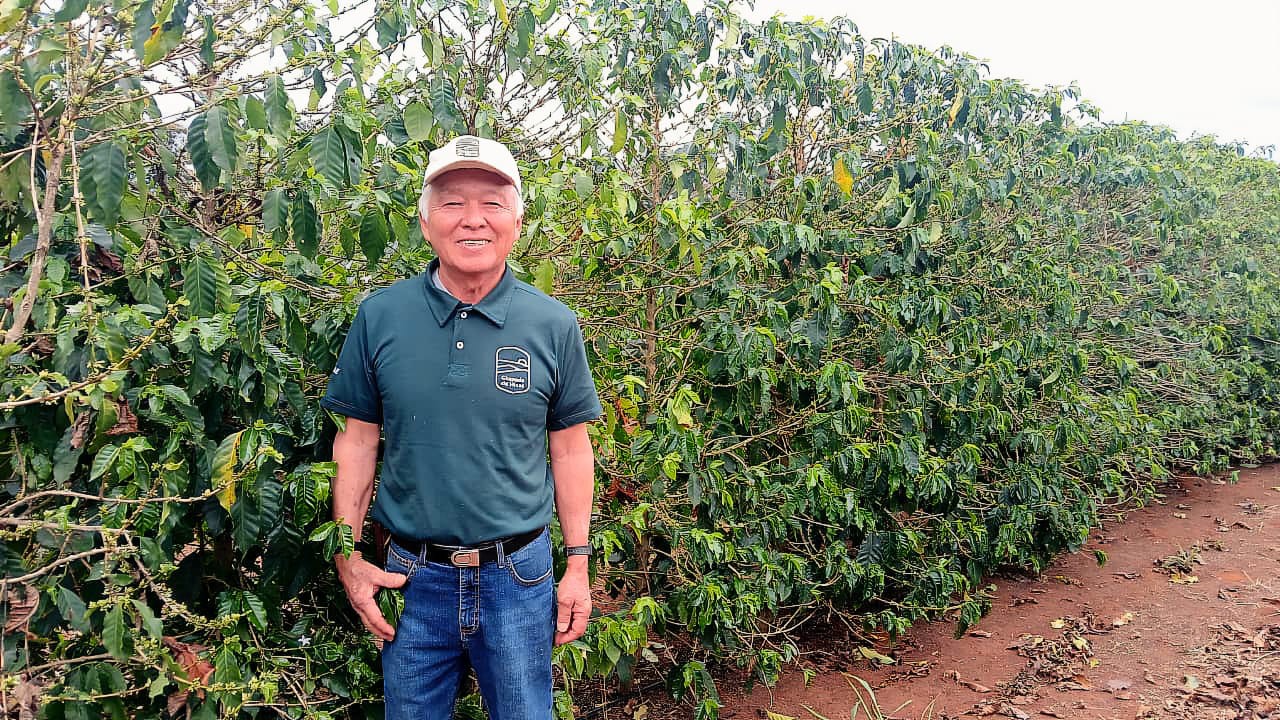 Cláudio Nakamura, engenheiro-agrônomo e descendente de imigrantes japoneses, acreditou no potencial do café no Vale do Jequitinhonha