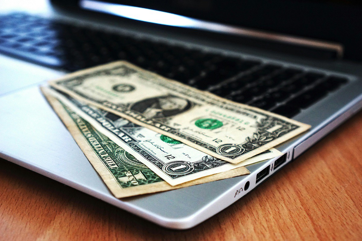 Dólar apresentou alta nesta sexta-feira