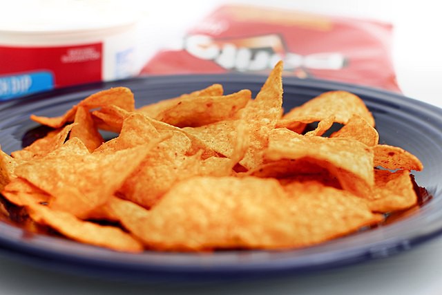 Doritos, salgadinho popular, vai ter pacotes com mais conteúdo