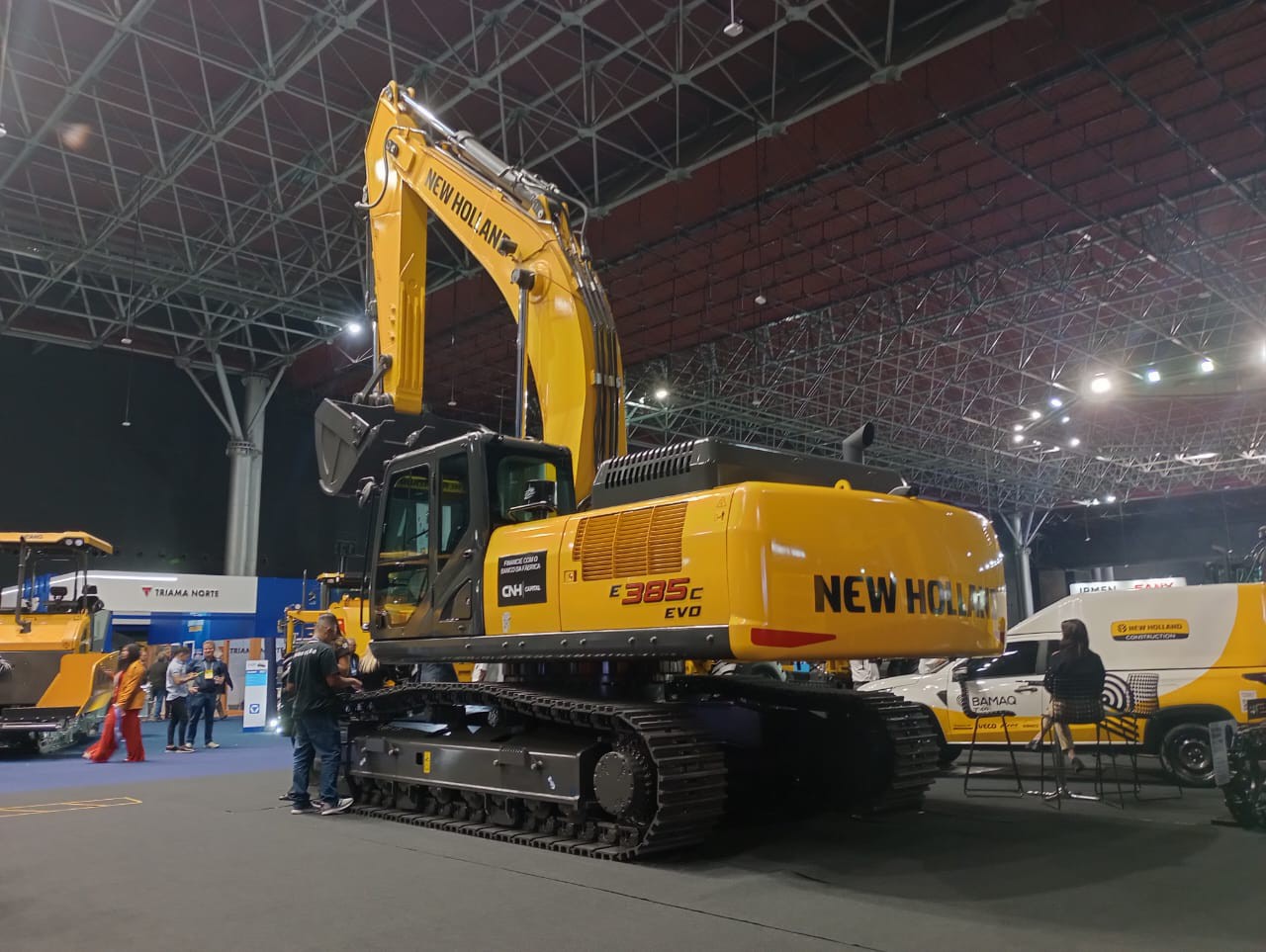 A máquina da New Holland é uma das mais caras da feira