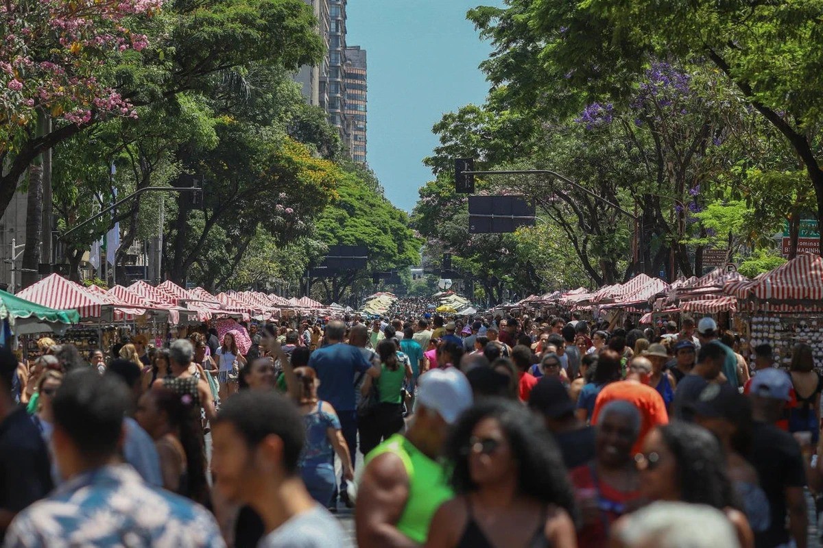 O domingo após o 5º dia útil costuma ser o mais cheio e de melhor faturamento na Feira Hippie