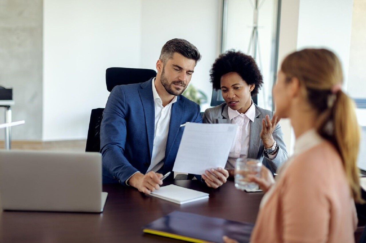 Empresas relatam dificuldades de contratar mão de obra
