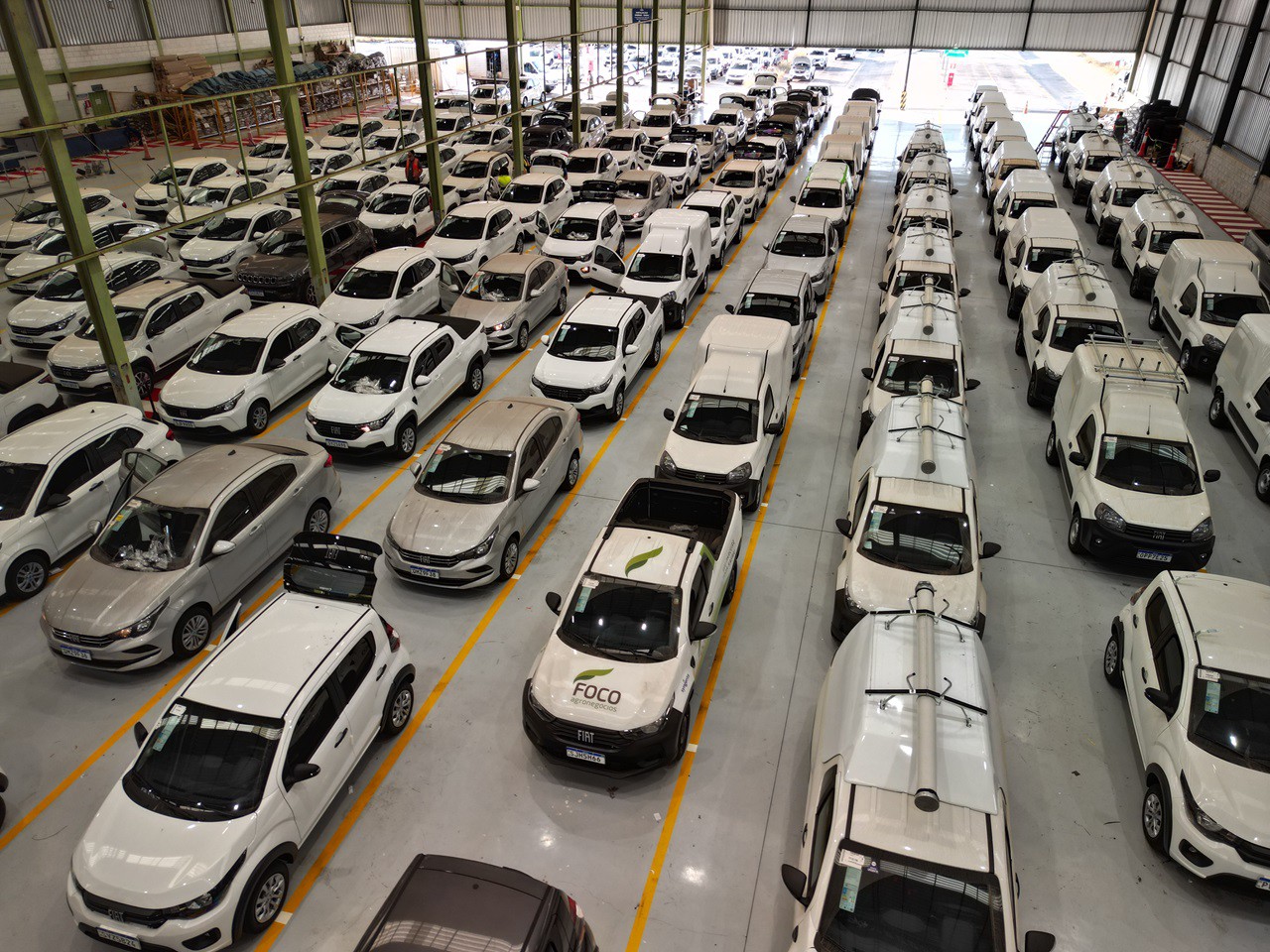 Hoje, oito em cada dez carros vendidos no país passam pelo grupo de alguma forma