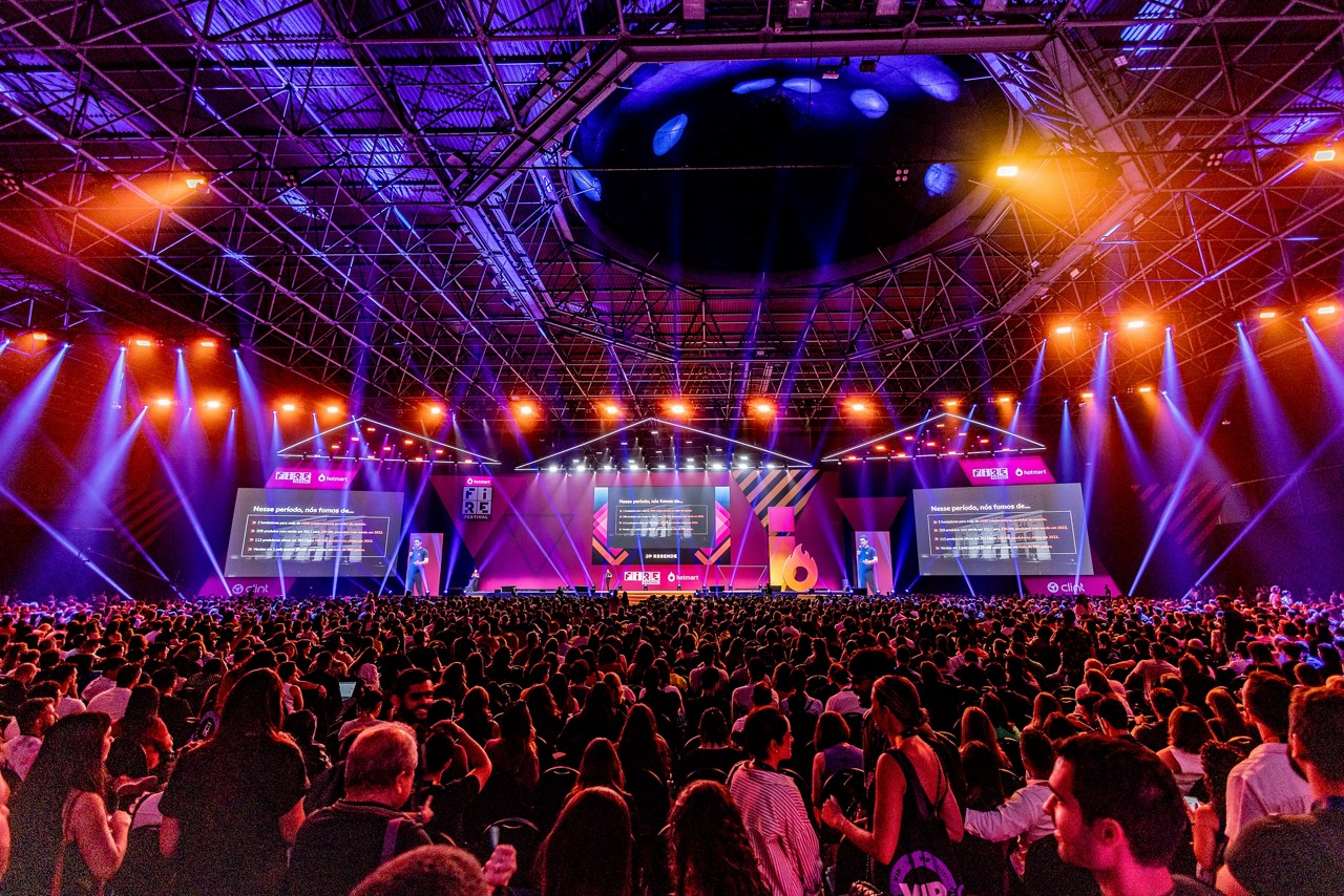 Youtubers e influencers em edições passadas do Hotmart Fire 