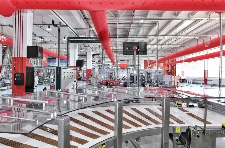 Foi inaugurada nesta segunda (23) a quarta linha de produção de KitKat na fábrica de Caçapava, interior de São Paulo