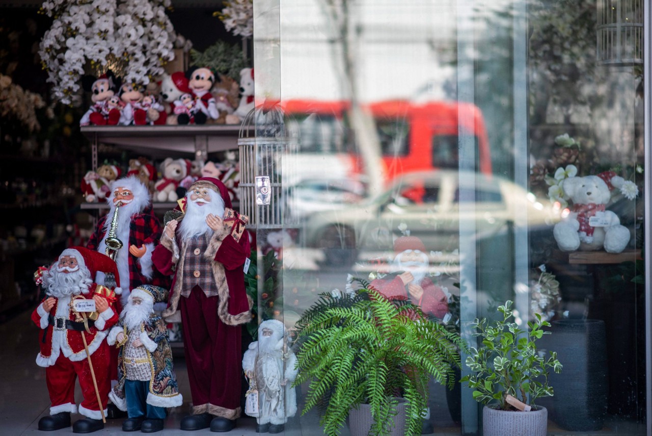 A quatro meses do Natal, lojas de BH e região já iniciaram as vendas para a decoração natalina 