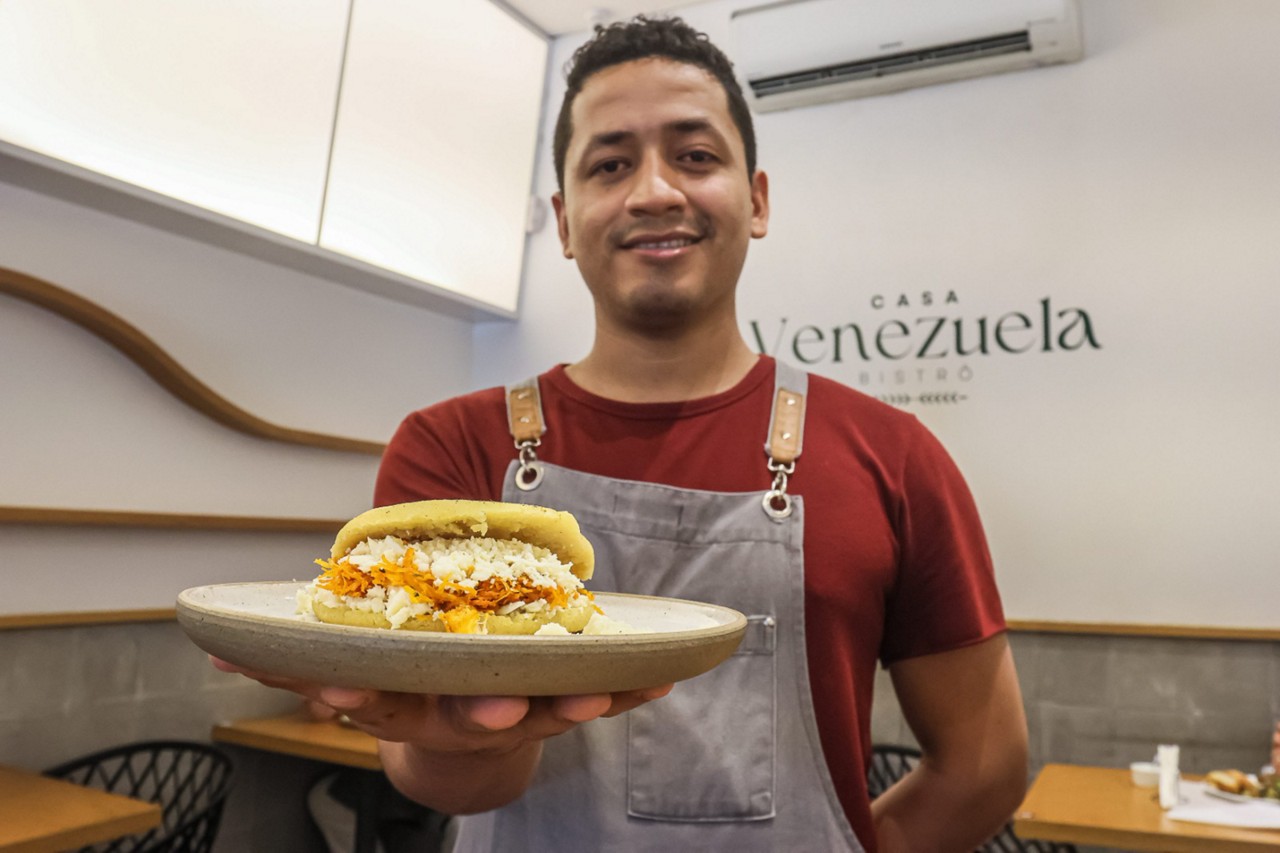 Armando Cantillo, dono da Casa Venezuela, investiu em um bistrô com comidas típicas do seu país