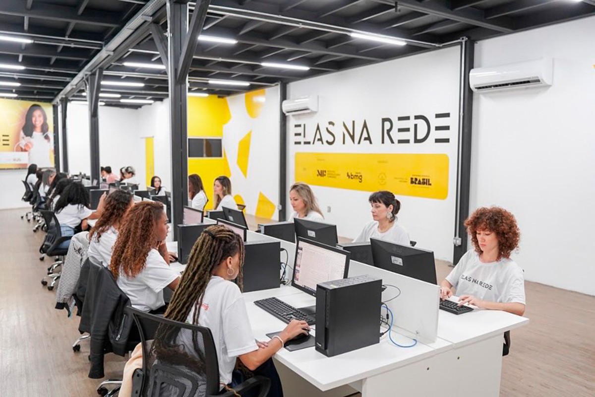 Elas na Rede, que conecta mulheres às tendências do mundo digital, é um dos projetos atendidos