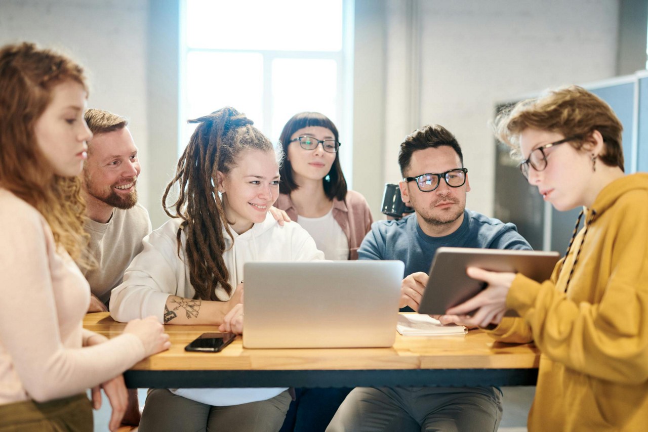 Muitos jovens esperam aumento salarial por terem cumprido suas metas