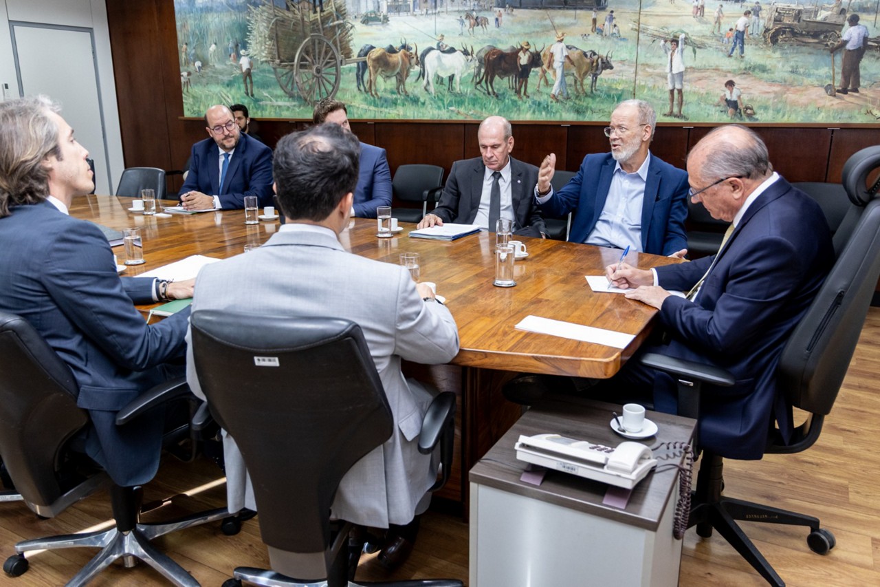 Geraldo Alckmin se reuniu com Raul Jungmann, diretor-presidente, e Fernando Azevedo, vice-presidente do Ibram 