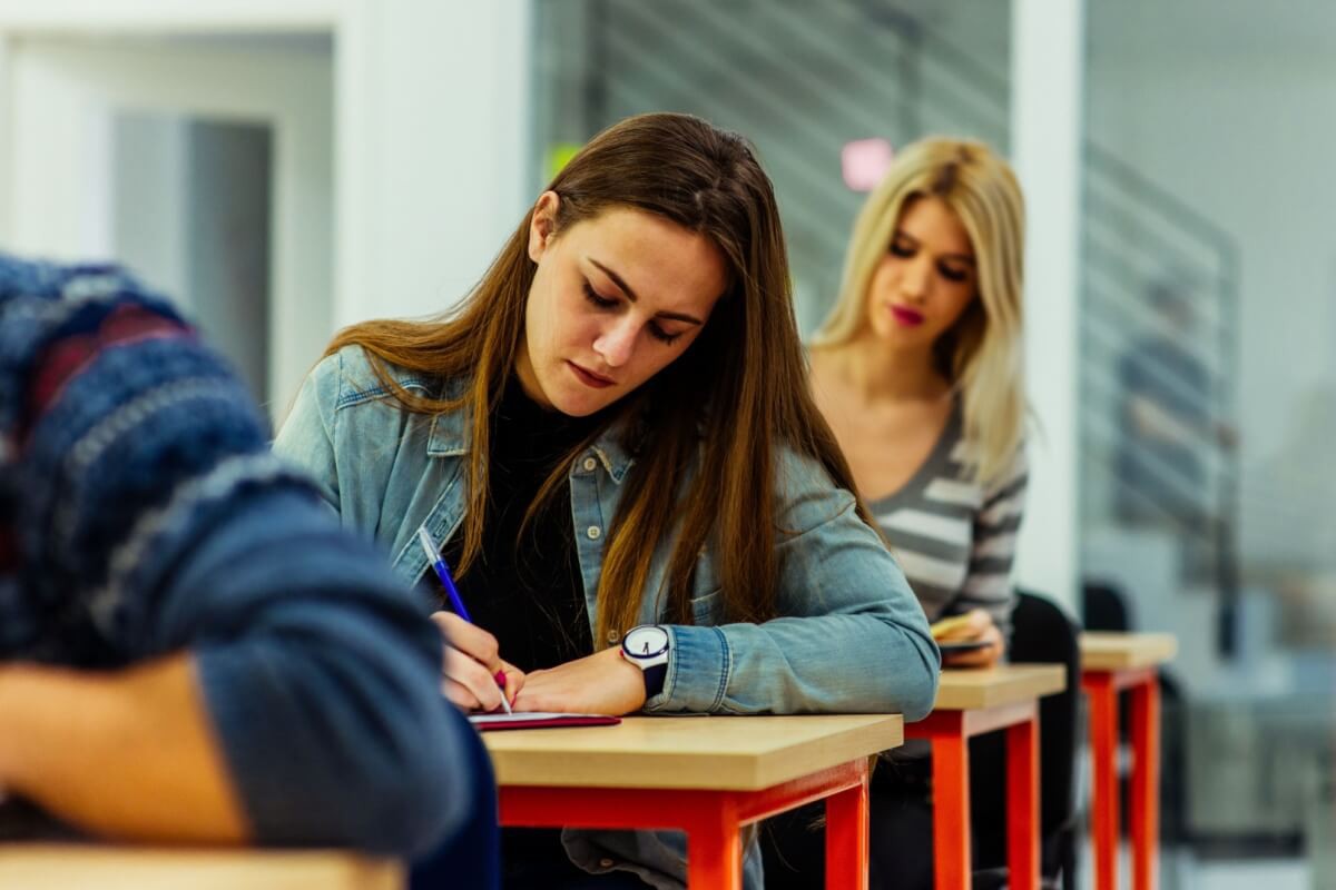 A consulta deve ser feita pelo estudante na página do Fies 