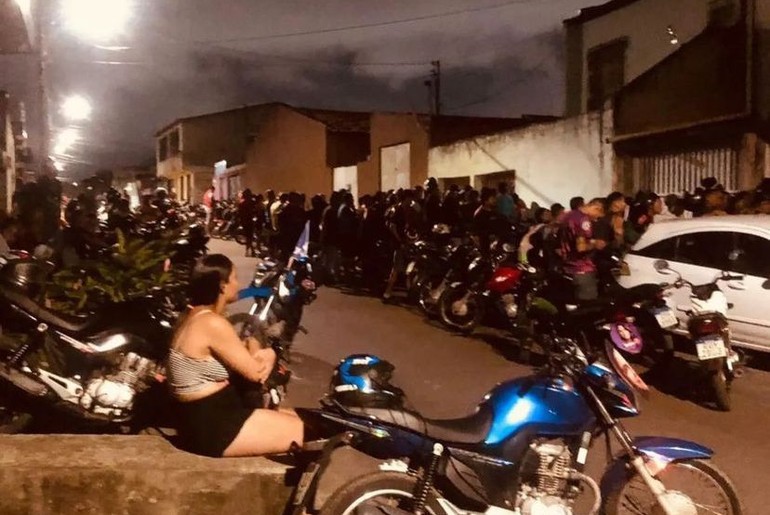 Flagrante de compra de votos: quando os militares chegaram, mais de 100 pessoas estavam formadas em uma fila, esperando o pagamento