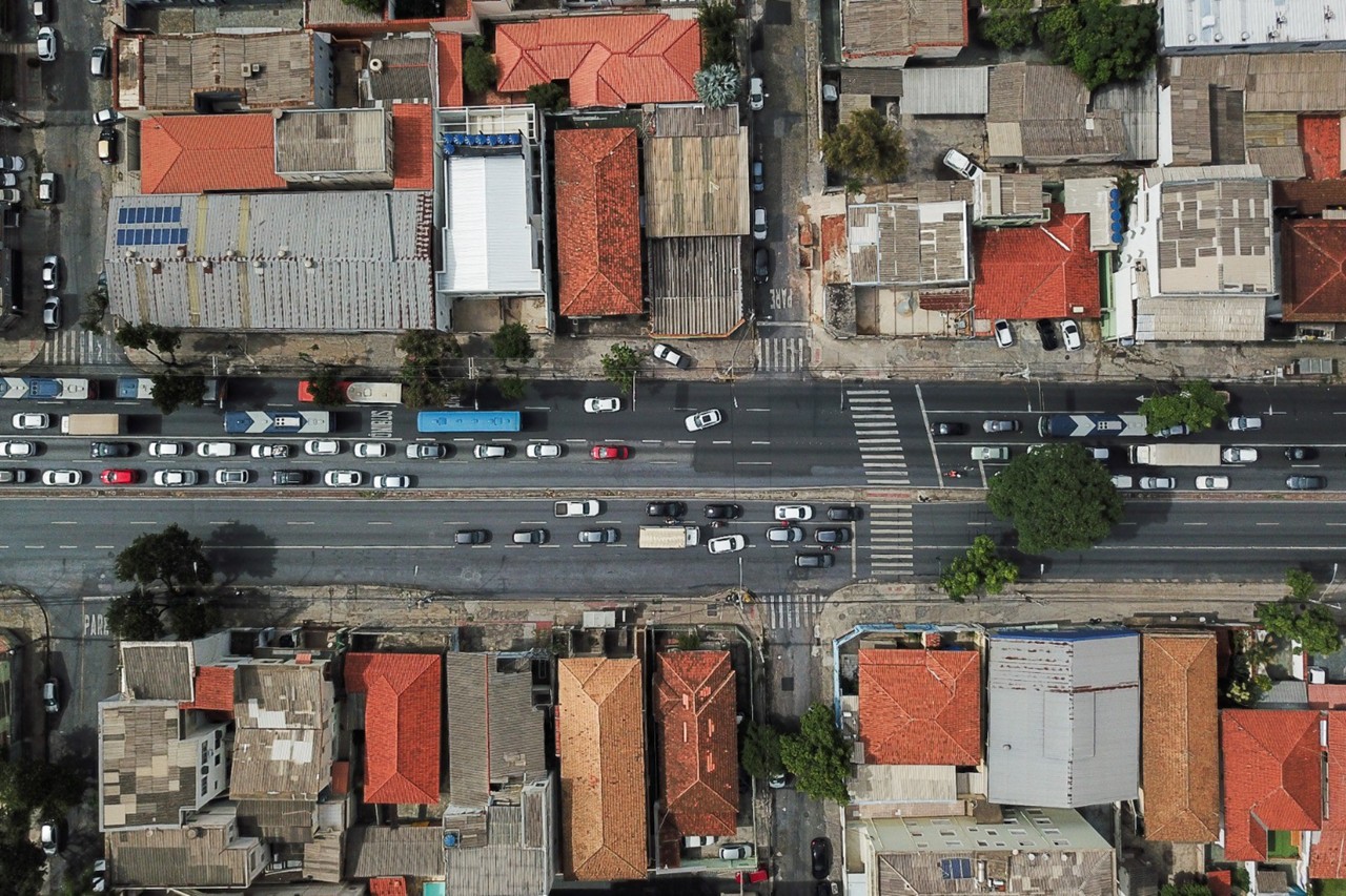 Volume de trânsito na avenida Amazonas é preocupação de candidatos e usuários que usam a via para se locomover