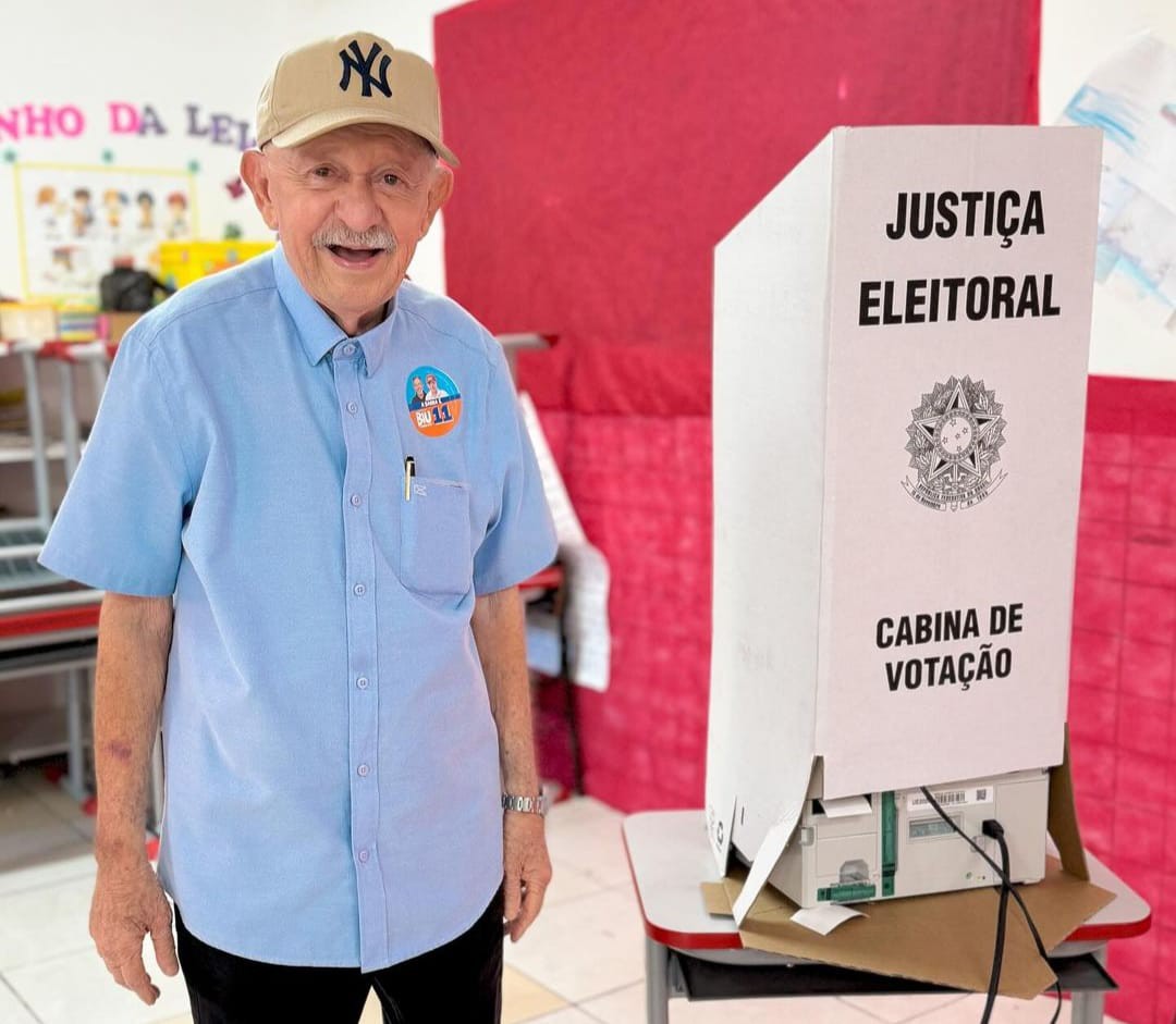 Biu de Lira, durante a votação neste domingo