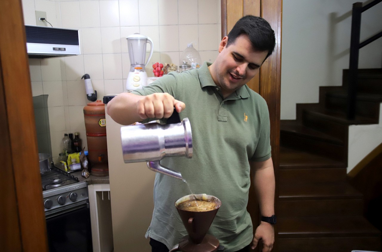 Bruno Engler recebeu a equipe de O TEMPO em seu apartamento, ao lado da Assembleia Legislativa 