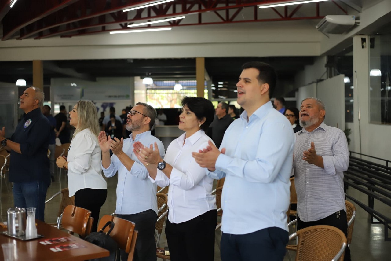 Bruno Engler participou de reunião de pastores na Igreja Batista Getsêmani